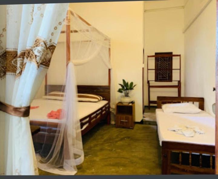 Sea Rock Beach Hotel Arugam Bay Bagian luar foto