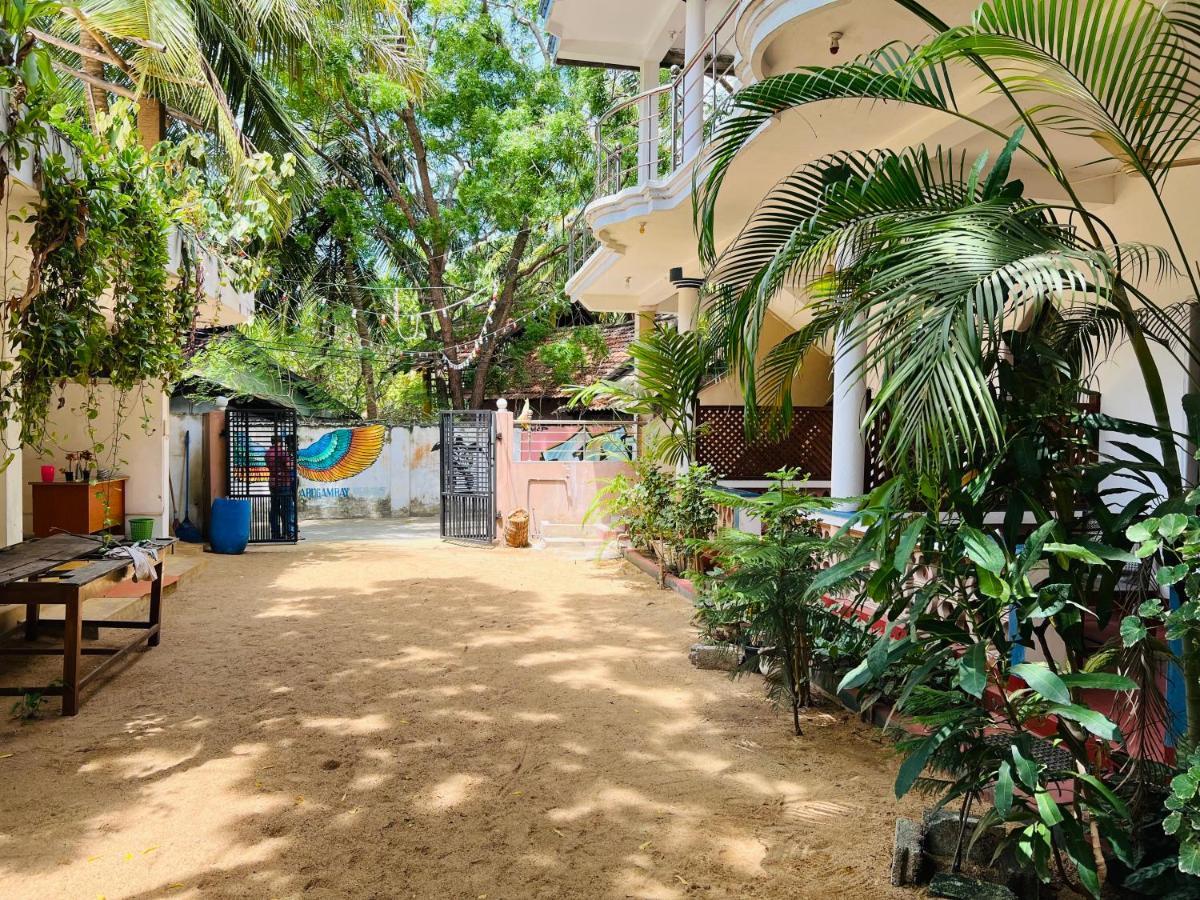 Sea Rock Beach Hotel Arugam Bay Bagian luar foto