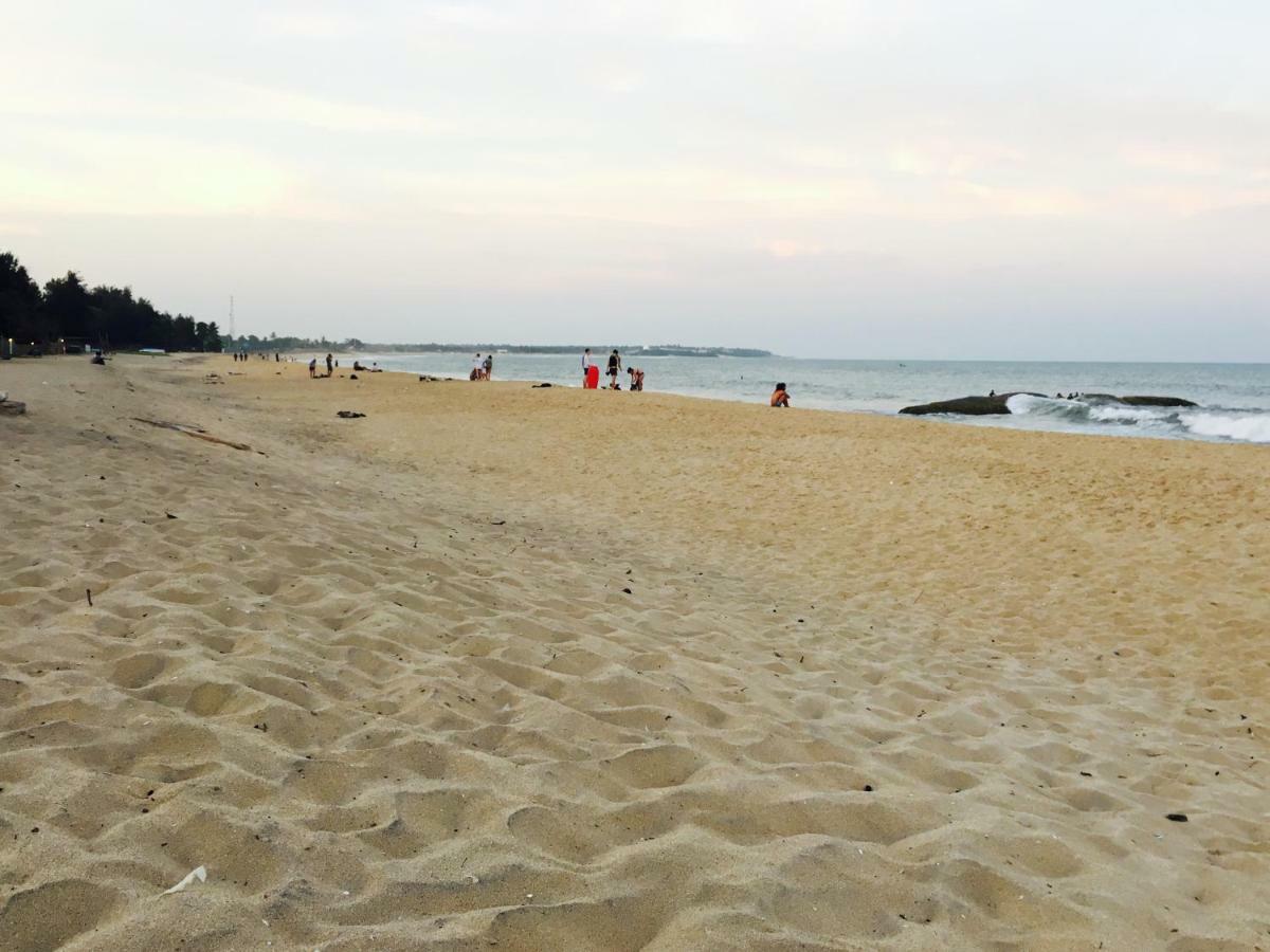 Sea Rock Beach Hotel Arugam Bay Bagian luar foto